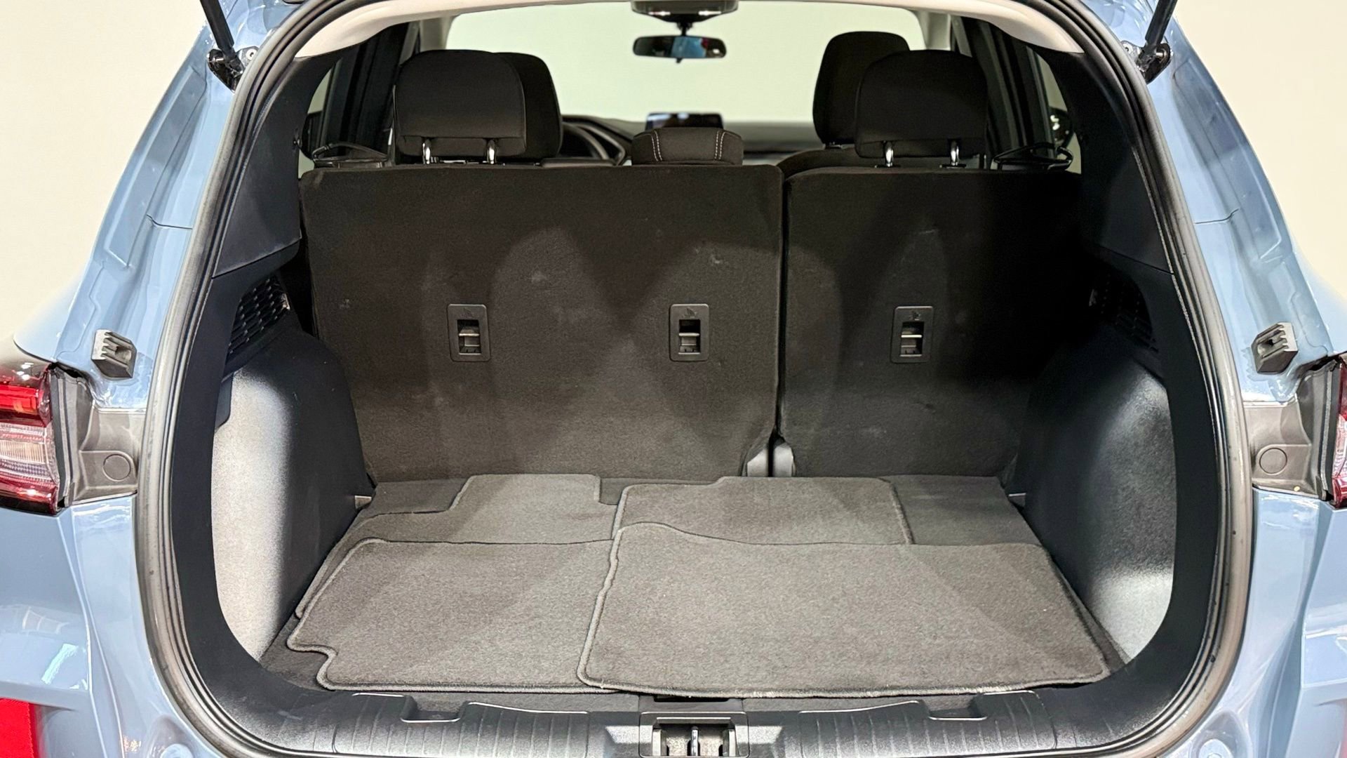 Used 2025 Ford Escape Active image 28