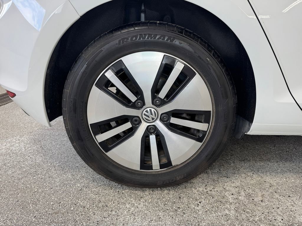 Used 2016 Volkswagen e-Golf SE w/ DC Fast Charging Package FWD image 24
