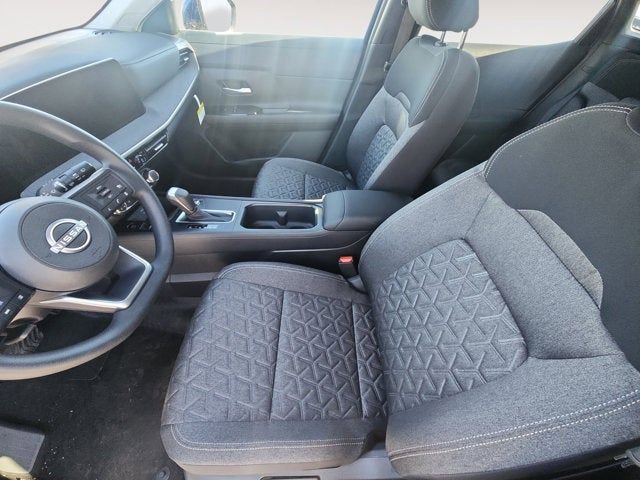 New 2025 Nissan Kicks SV w/ Illumination Package image 9