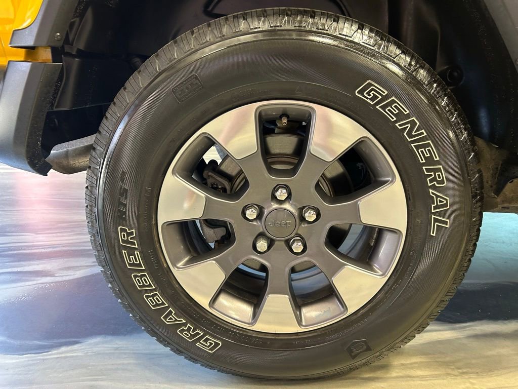 Used 2019 Jeep Wrangler Unlimited Sahara w/ Dual Top Group image 26