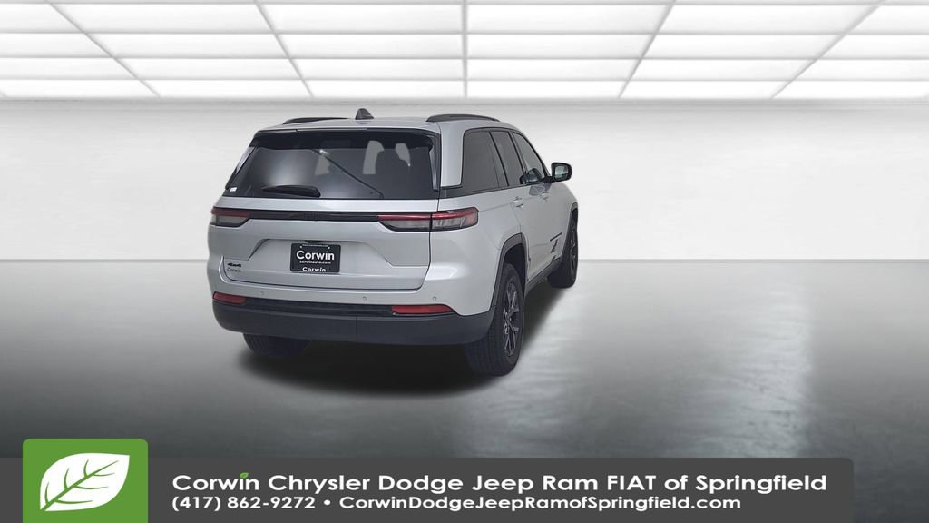 Used 2024 Jeep Grand Cherokee Altitude image 12