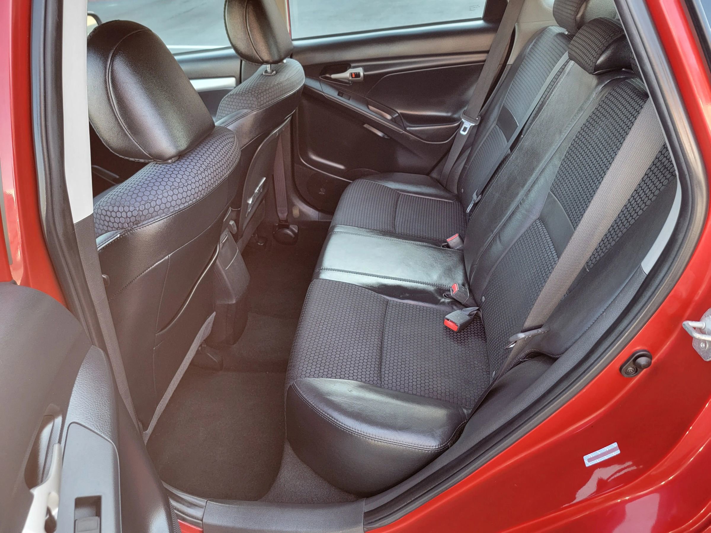 Used 2009 Pontiac Vibe GT image 14