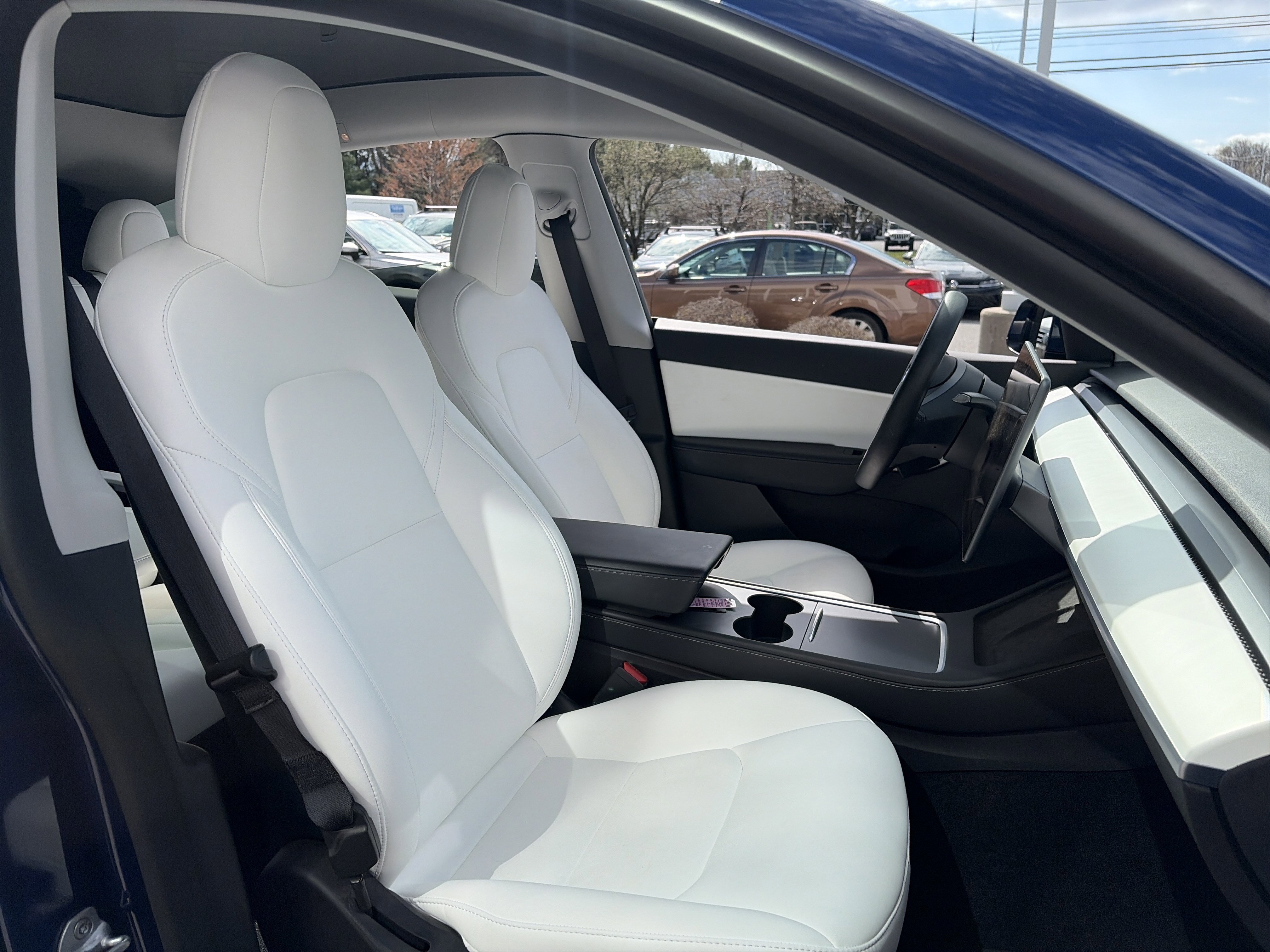 Used 2022 Tesla Model Y Long Range image 38