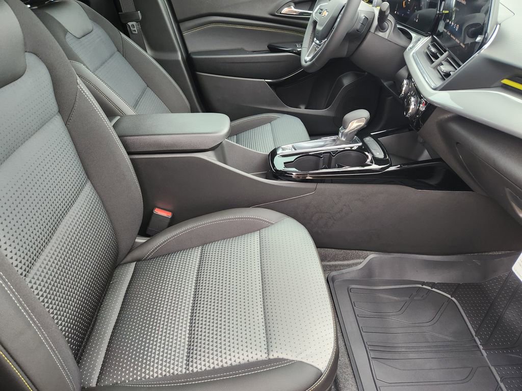 New 2026 Chevrolet Trax LT w/ Driver Confidence Package image 9