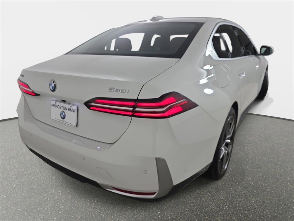 Used 2026 BMW 530i xDrive w/ Premium Package image 39