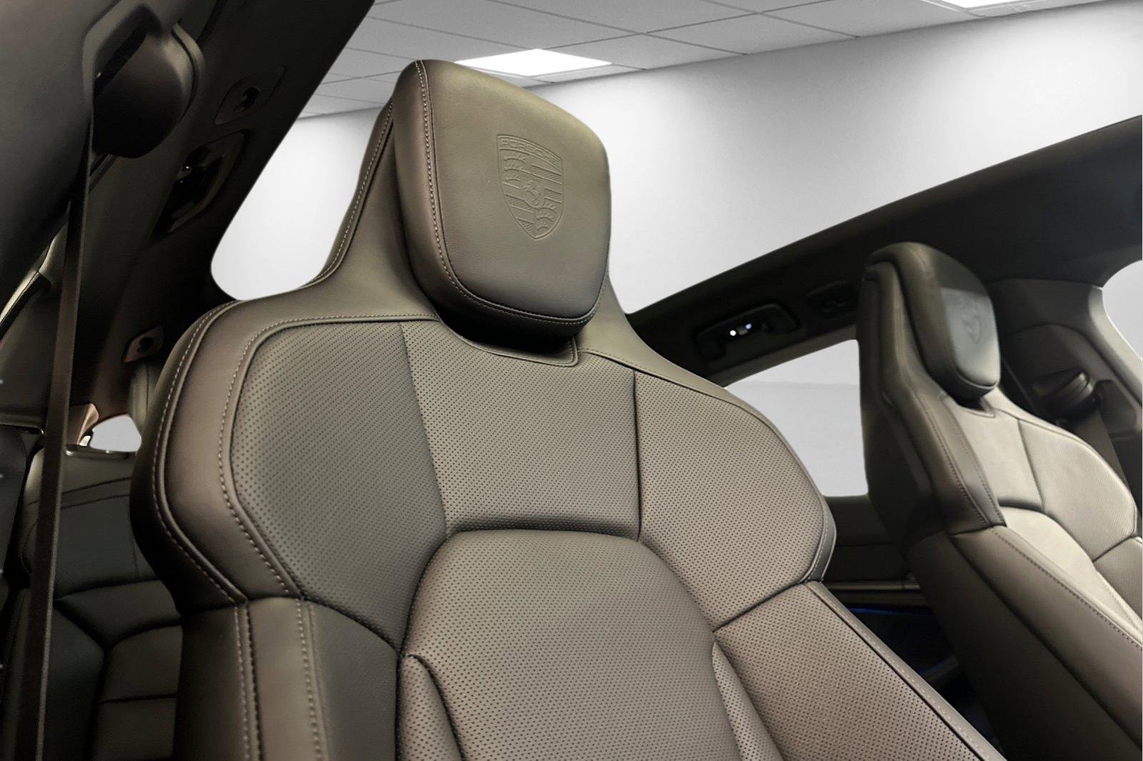 New 2025 Porsche Taycan 4S image 18