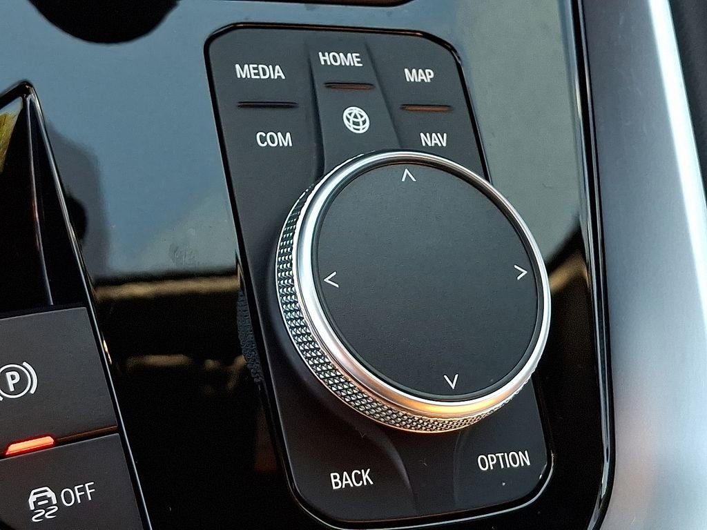 Used 2025 BMW Z4 M40i w/ Edition image 18