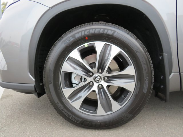 New 2026 Toyota Highlander XLE image 6