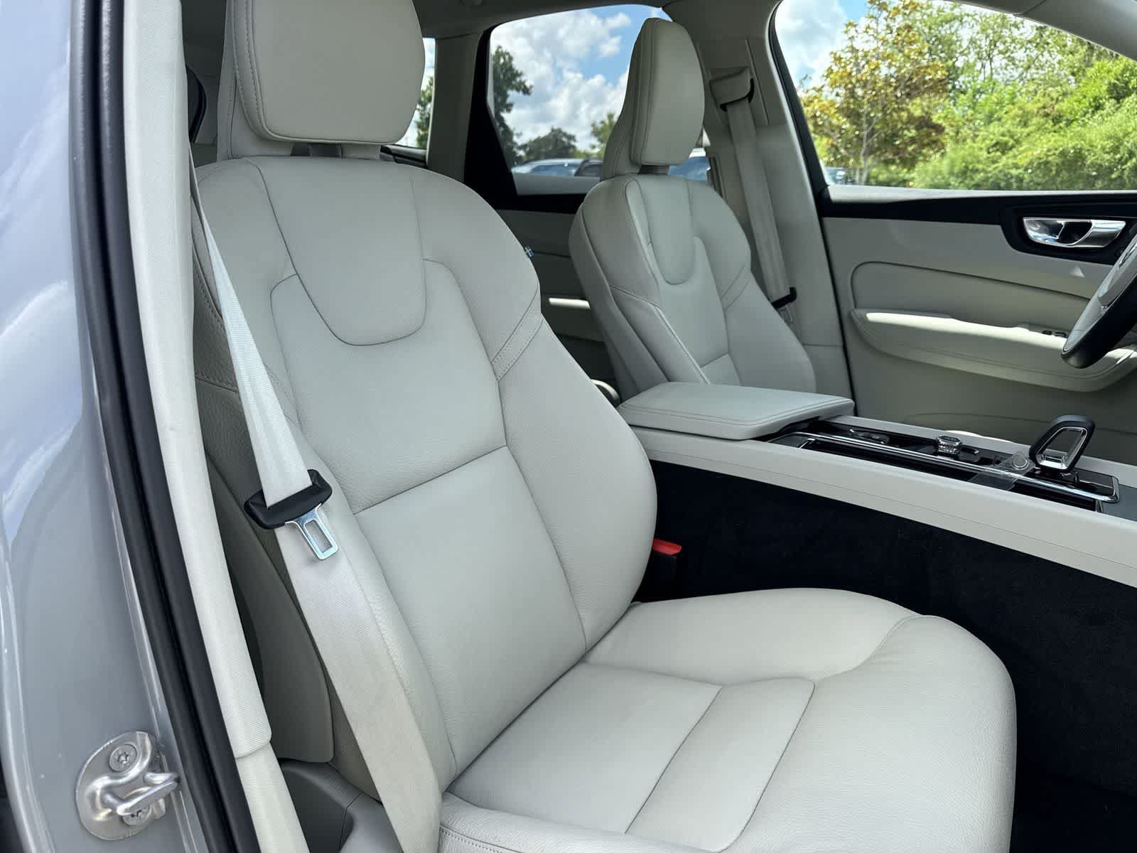 Used 2025 Volvo XC60 B5 Plus w/ Protection Package Premier AWD/4WD image 21