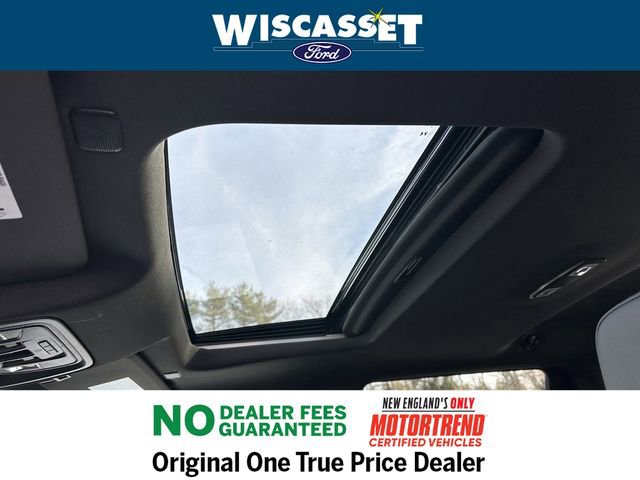 Used 2024 GMC Sierra 1500 AT4 w/ Technology Package image 8