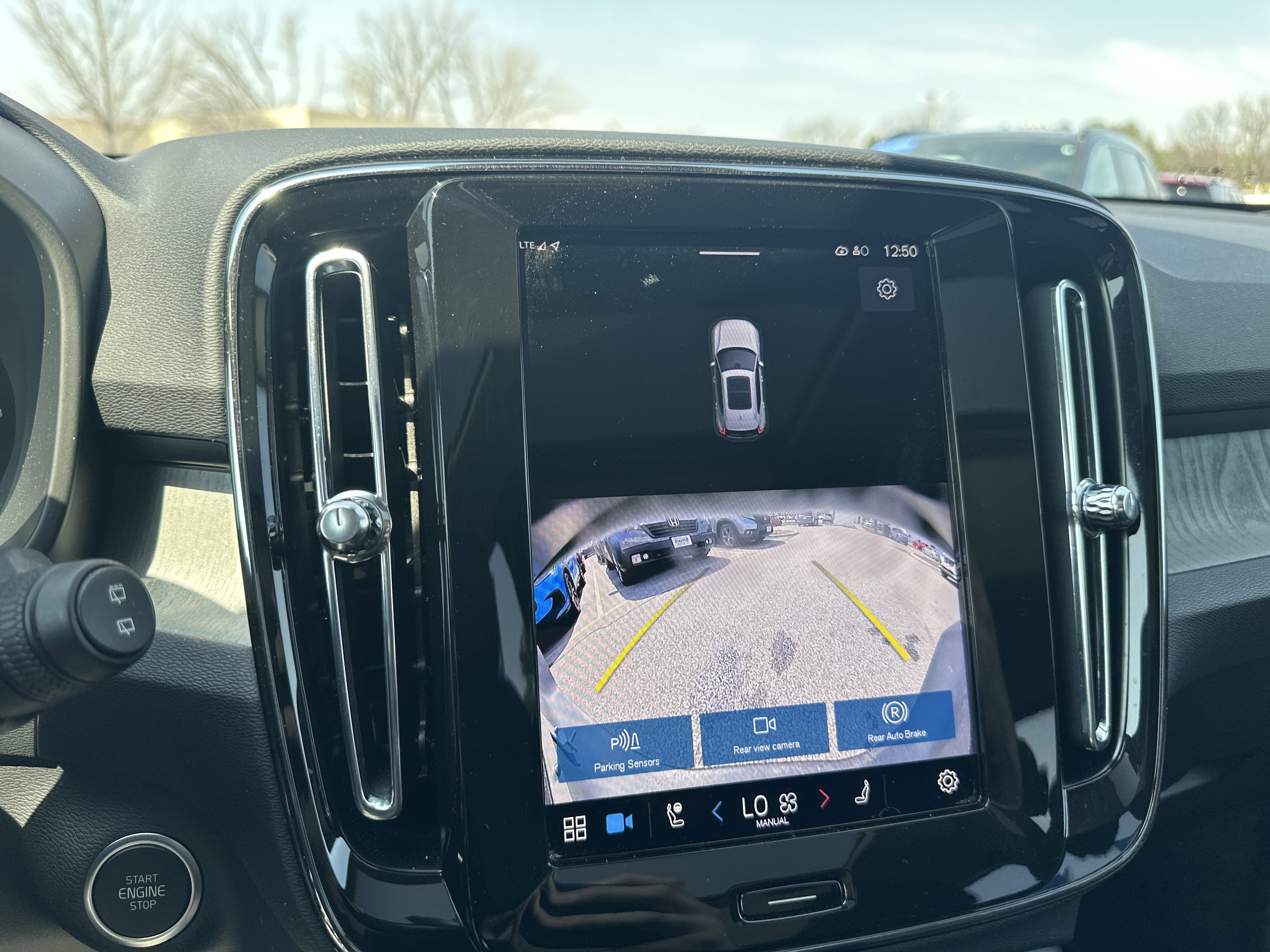 Used 2025 Volvo XC40 B5 Core image 29