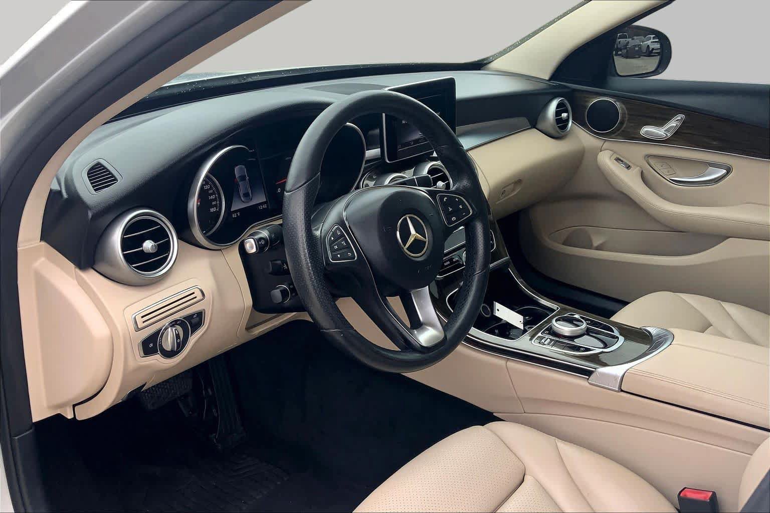 Used 2018 Mercedes-Benz C 300 Sedan image 32