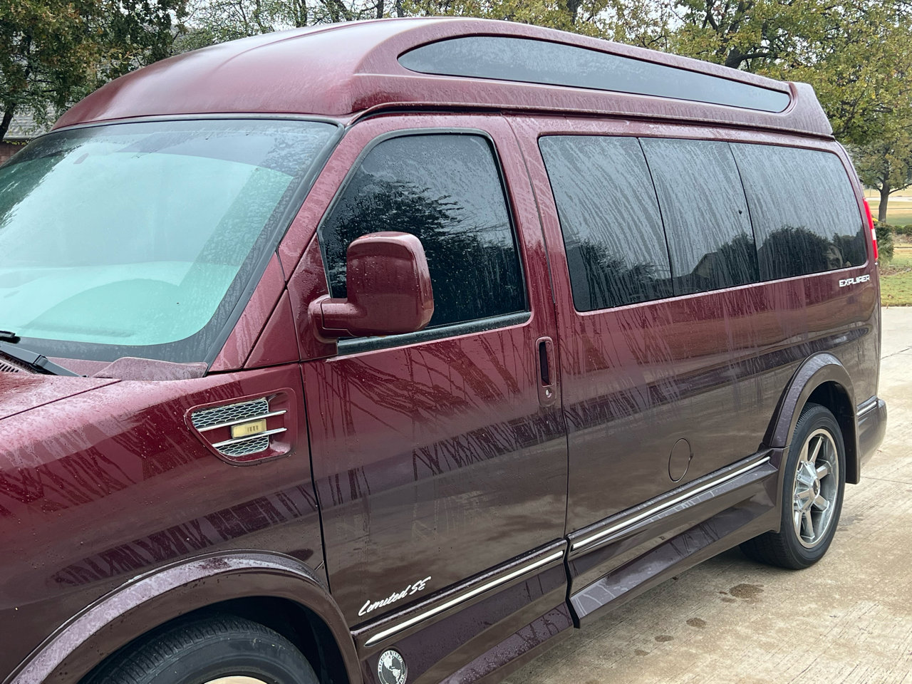 Used 2017 Chevrolet Express 2500 image 11