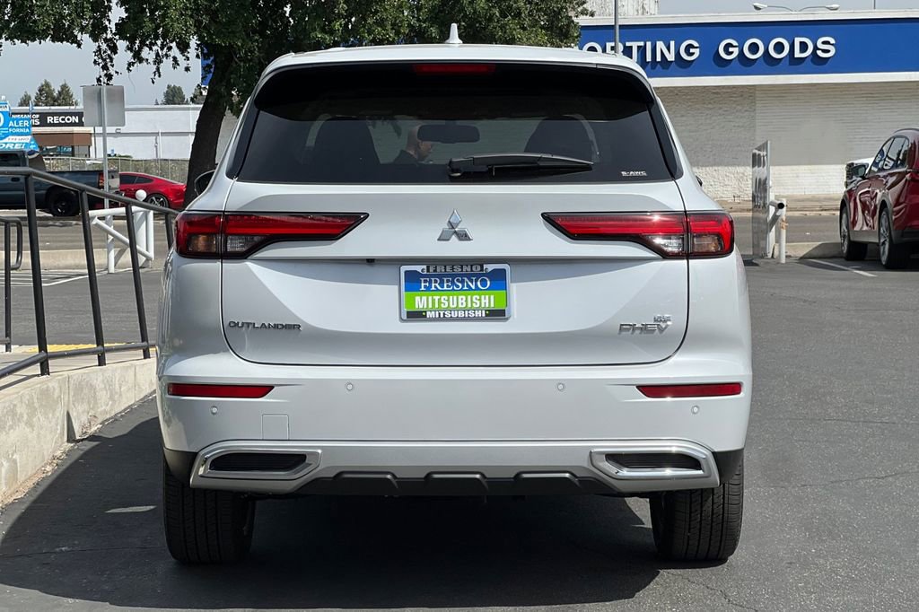 New 2025 Mitsubishi Outlander SE image 6
