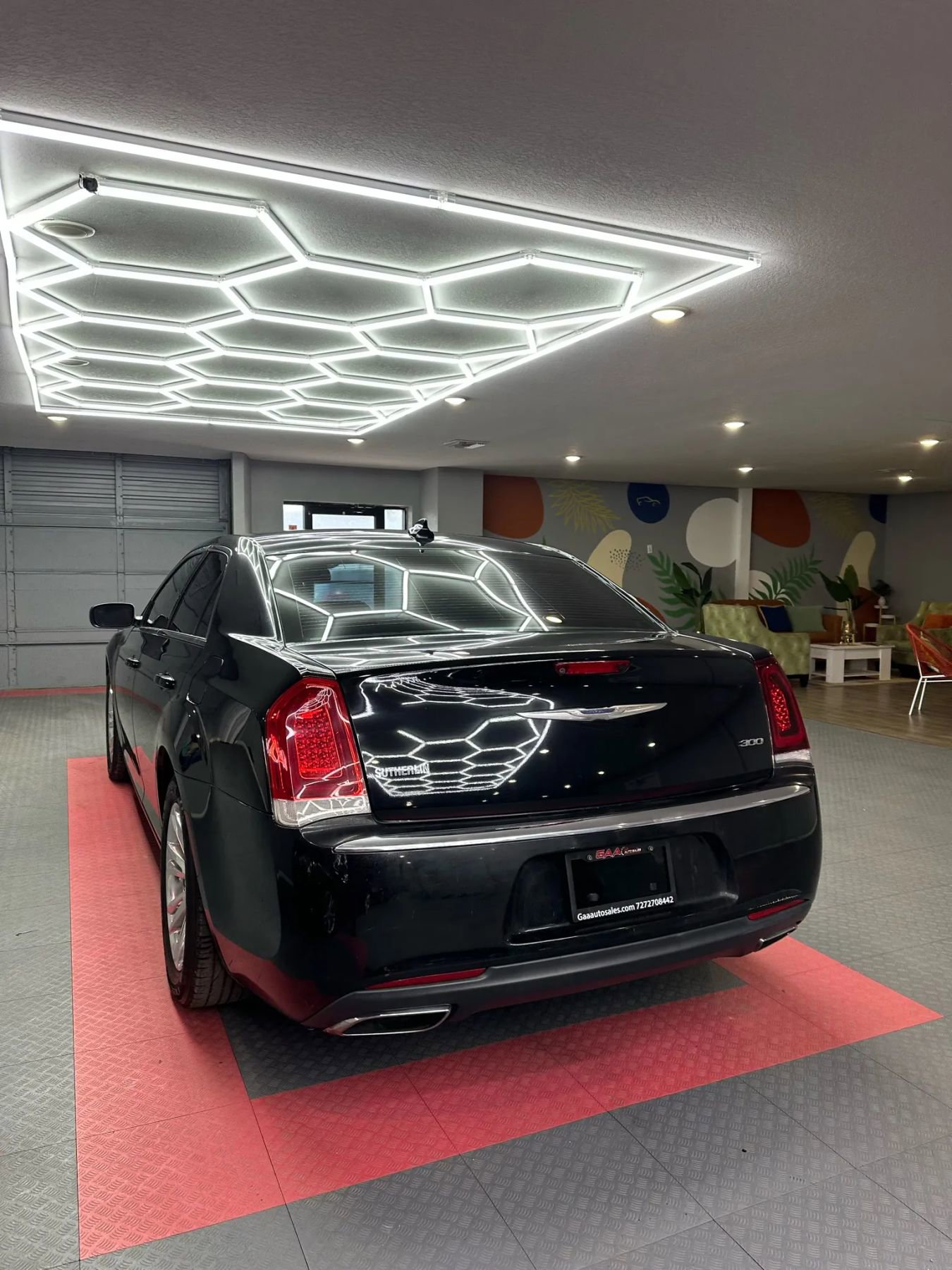 Used 2016 Chrysler 300 Limited image 4