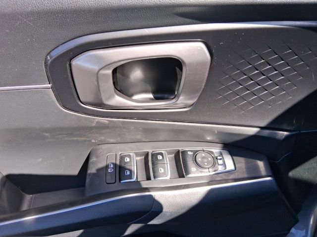 Used 2024 Kia Sorento S image 16
