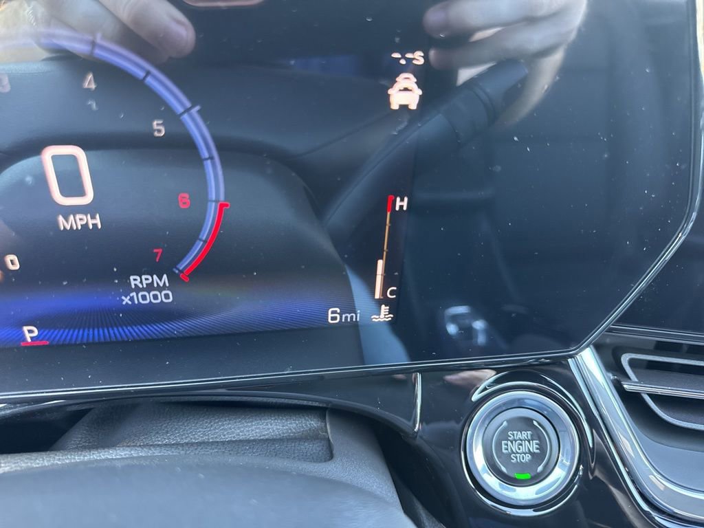 New 2026 Chevrolet Trax RS w/ Sunroof Package image 24