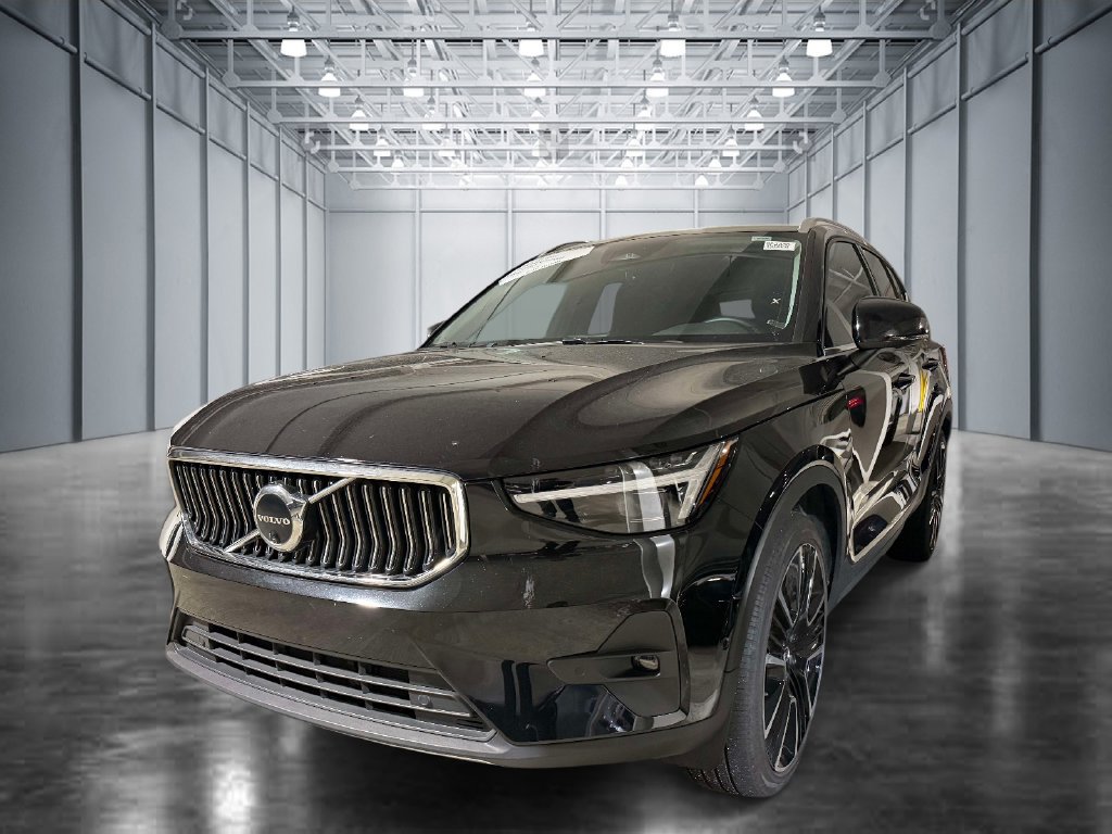 Used 2023 Volvo XC40 B5 Ultimate w/ Protection Package Premier