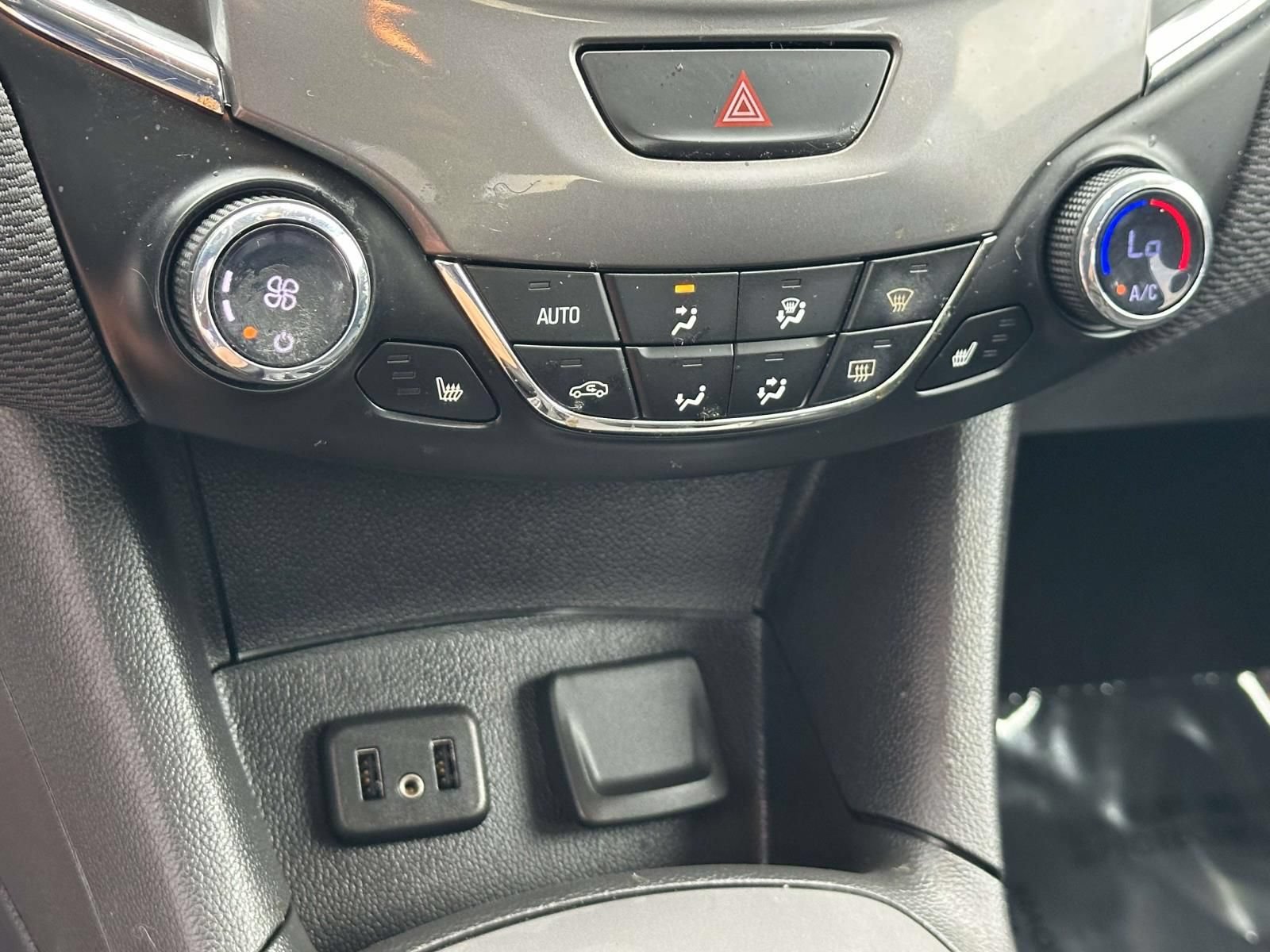 Certified 2019 Chevrolet Cruze LT w/ Convenience Package FWD image 12