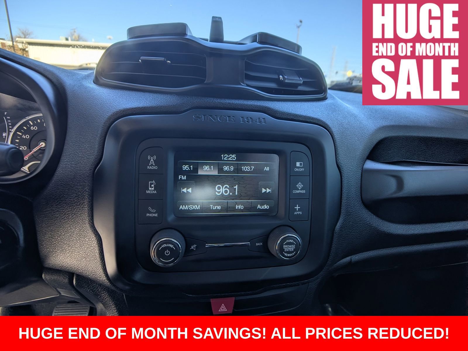 Used 2017 Jeep Renegade Latitude w/ Safety & Security Group image 22