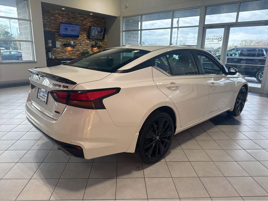 Used 2022 Nissan Altima 2.5 SR AWD/4WD image 12