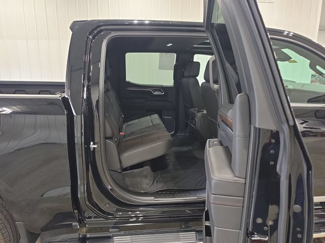 Used 2023 Chevrolet Silverado 1500 High Country w/ High Country Premium Package AWD/4WD image 28