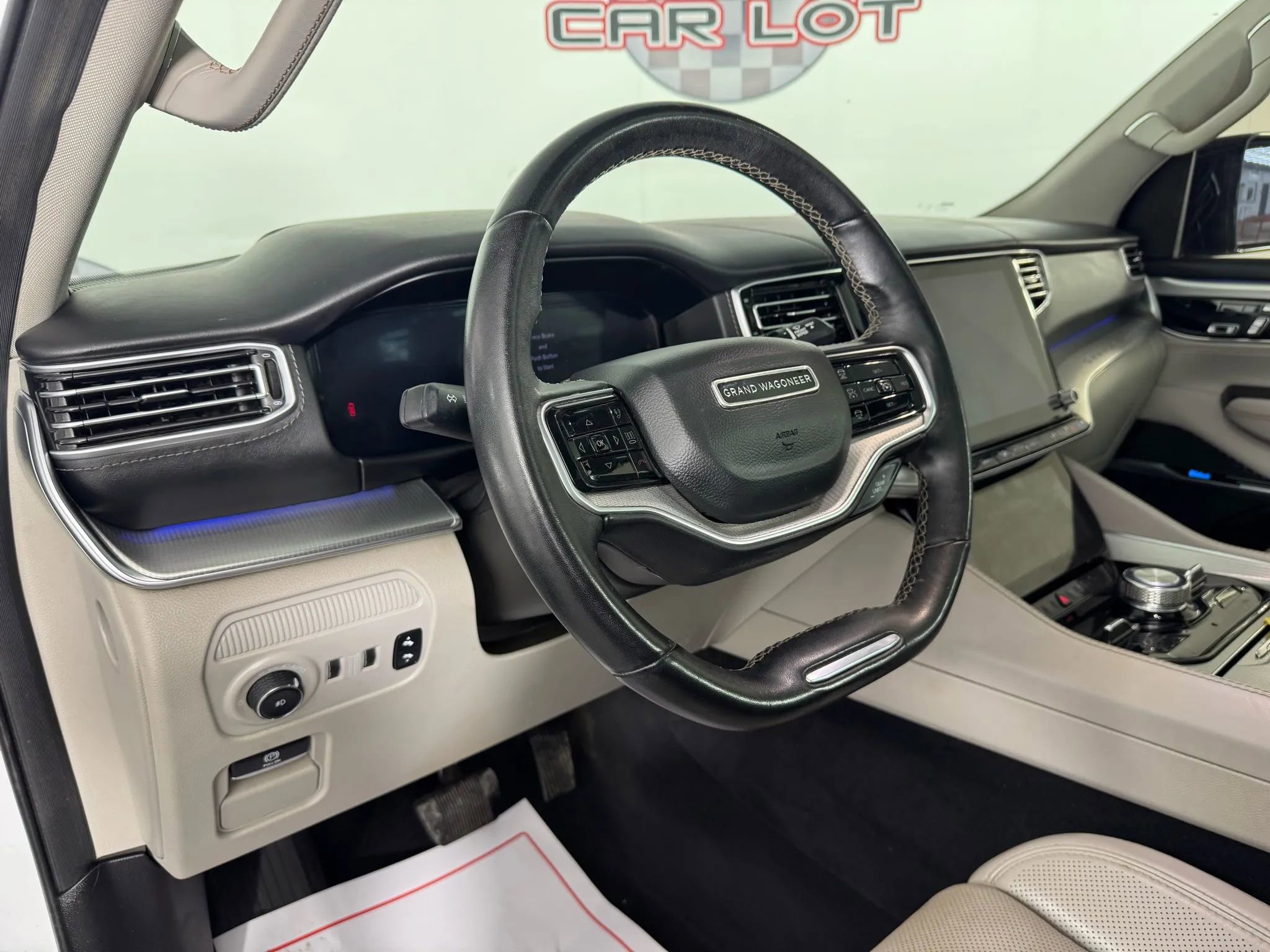 Used 2023 Jeep Grand Wagoneer 4WD w/ Flexible Seating Group image 9