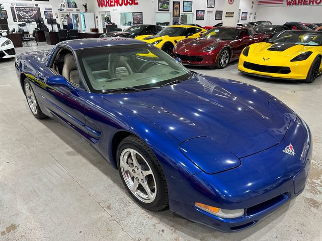 Used 2004 Chevrolet Corvette Coupe w/ Preferred Equipment Group RWD image 30