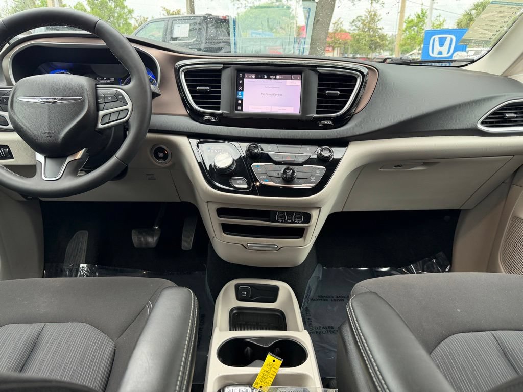 Used 2023 Chrysler Voyager LX FWD image 12