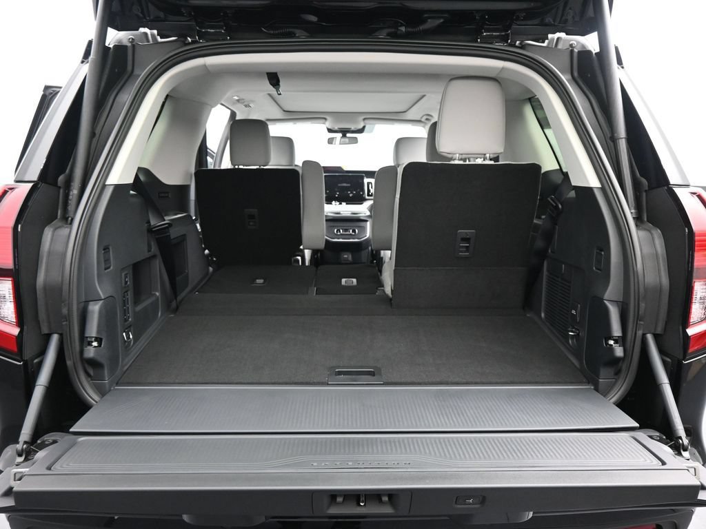 New 2026 Ford Expedition Active RWD video 2