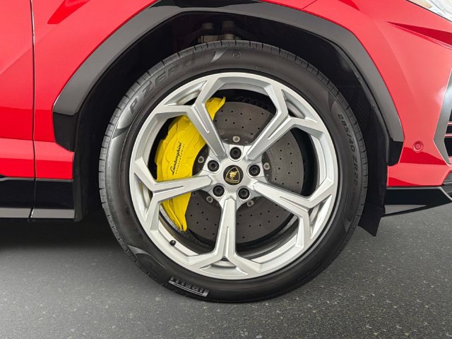 Used 2020 Lamborghini Urus AWD/4WD image 21