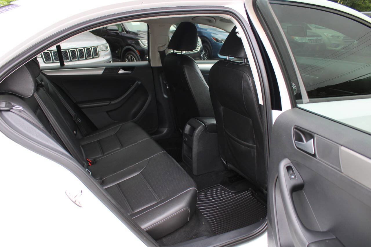 Used 2018 Volkswagen Jetta Wolfsburg Edition image 26