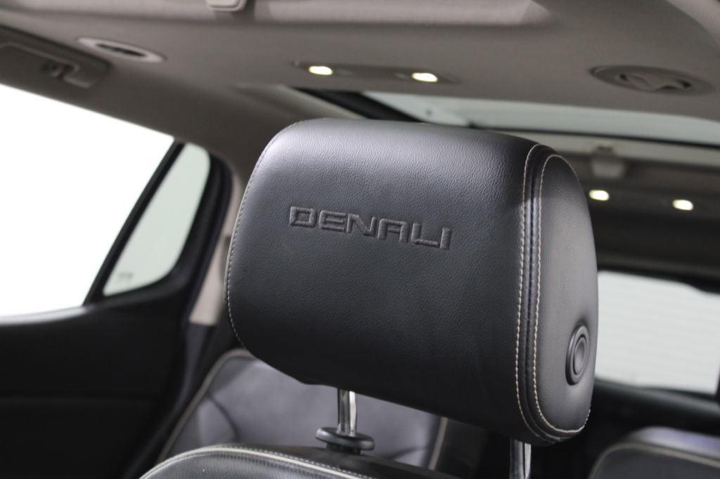 Used 2017 GMC Acadia Denali w/ Technology Package AWD/4WD image 19