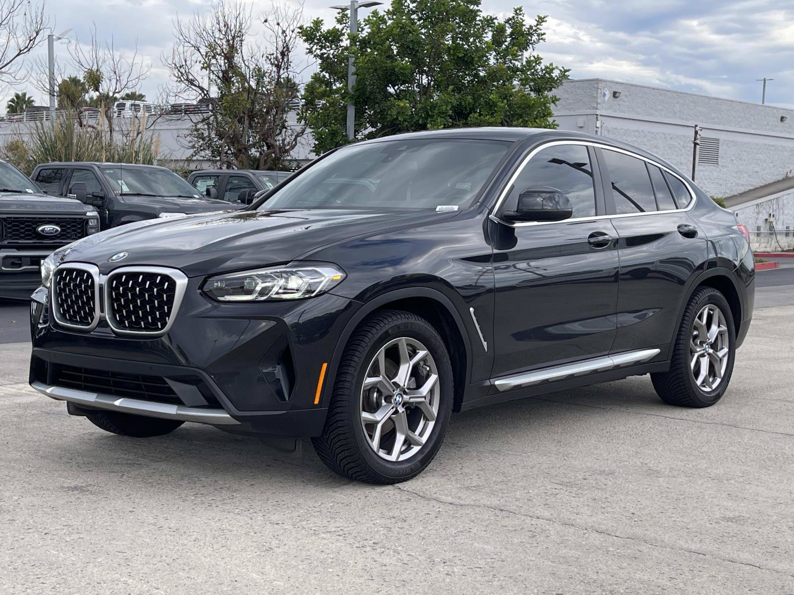 Used 2022 BMW X4 xDrive30i AWD/4WD image 5