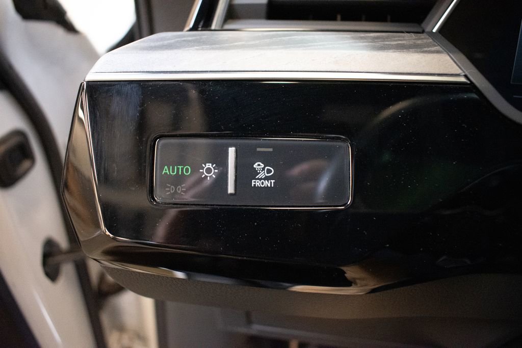 Used 2023 Audi e-tron Premium Plus w/ Premium Plus Package image 20