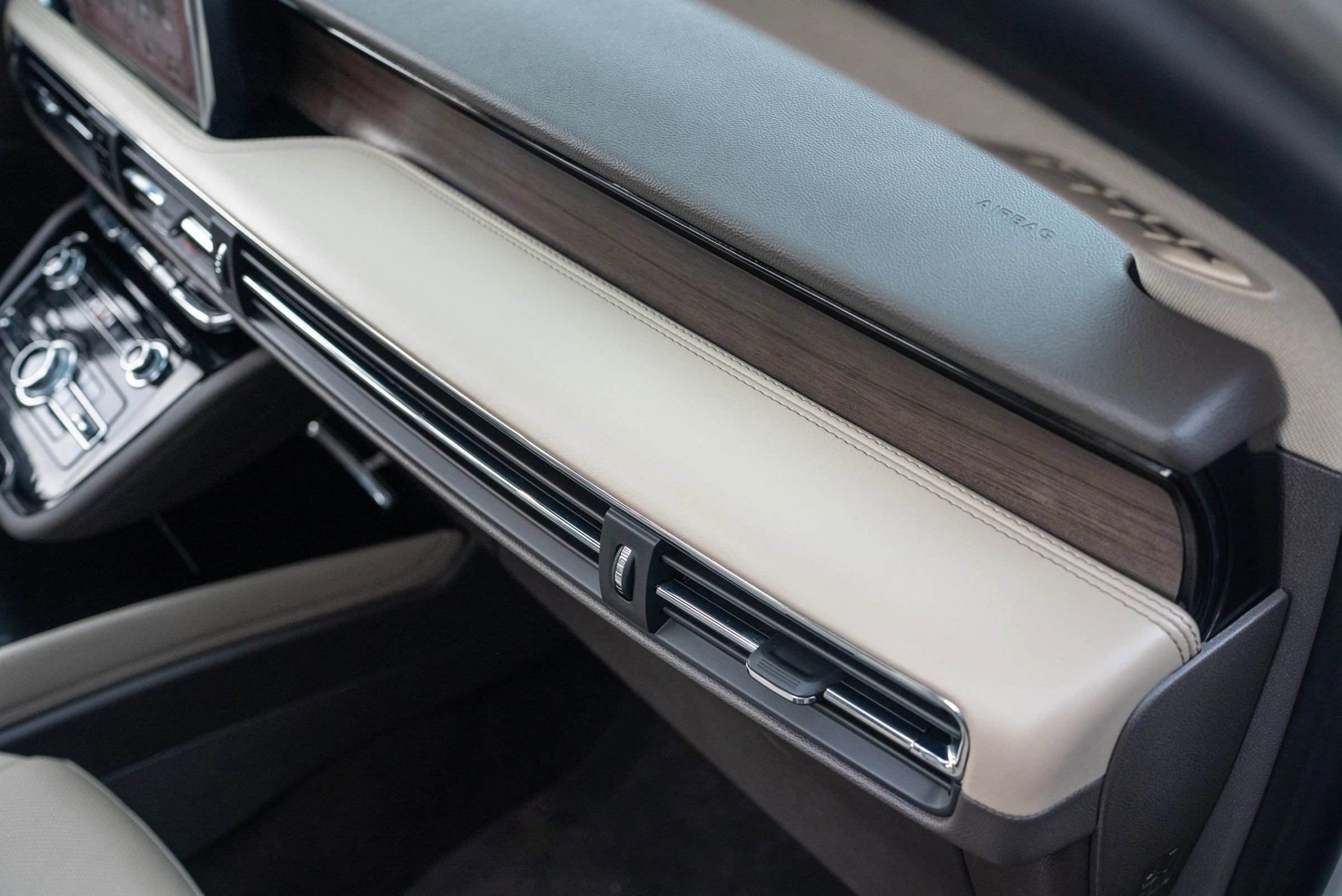 Used 2022 Lincoln Corsair Reserve AWD/4WD image 15