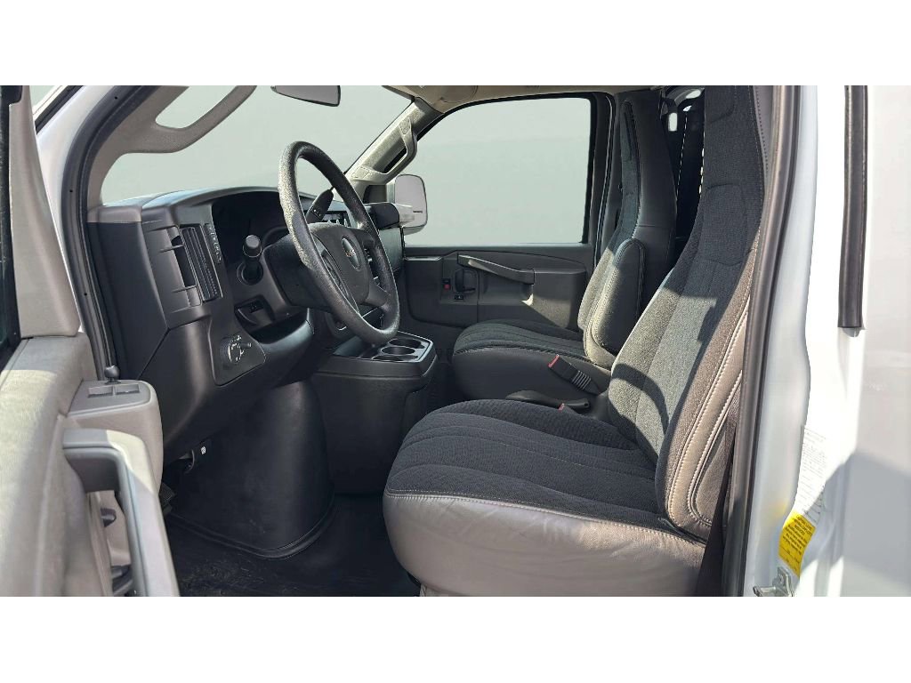 Used 2024 GMC Savana 2500 w/ Driver Convenience Package image 12