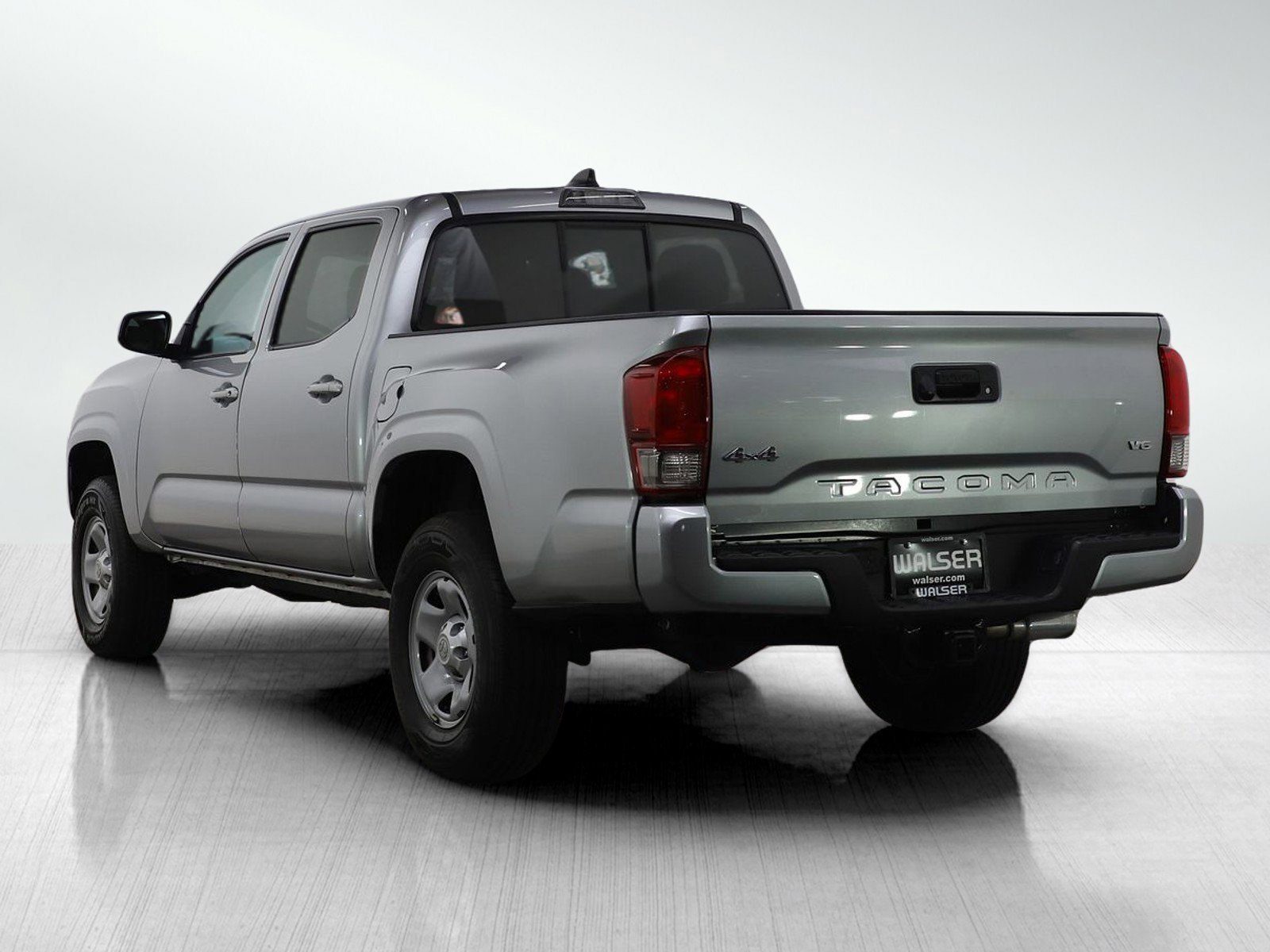 Used 2023 Toyota Tacoma SR image 3
