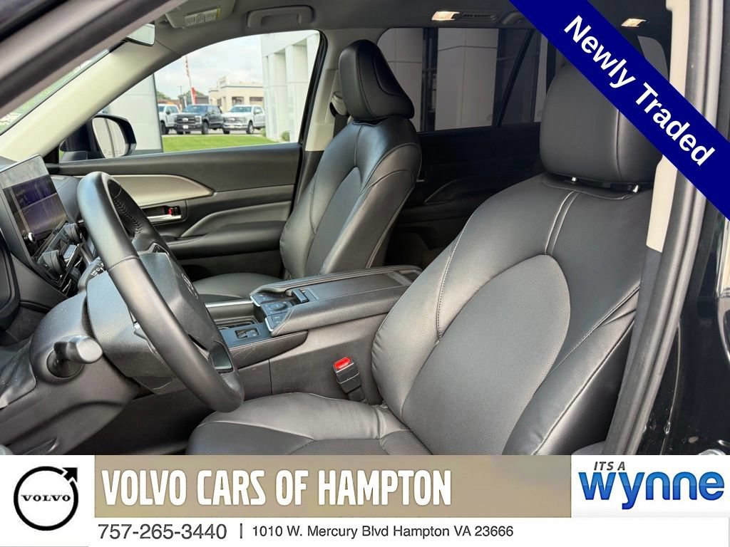 Used 2024 Toyota Grand Highlander AWD image 4