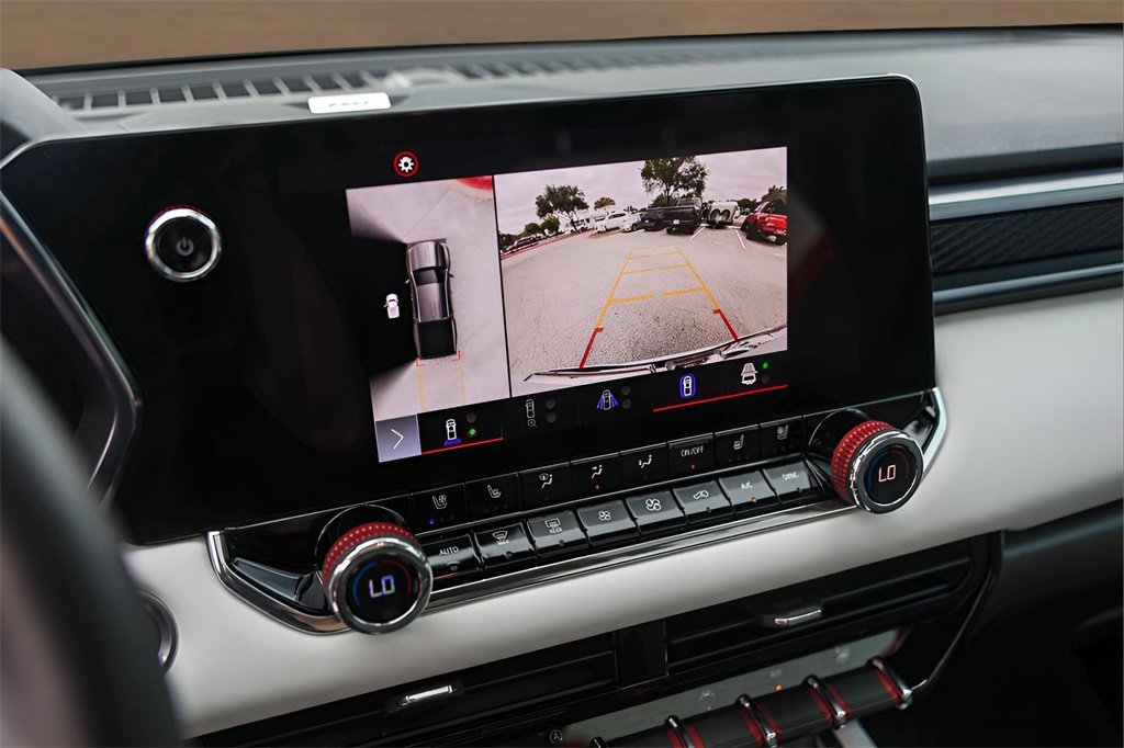 Used 2024 GMC Canyon AT4X image 18