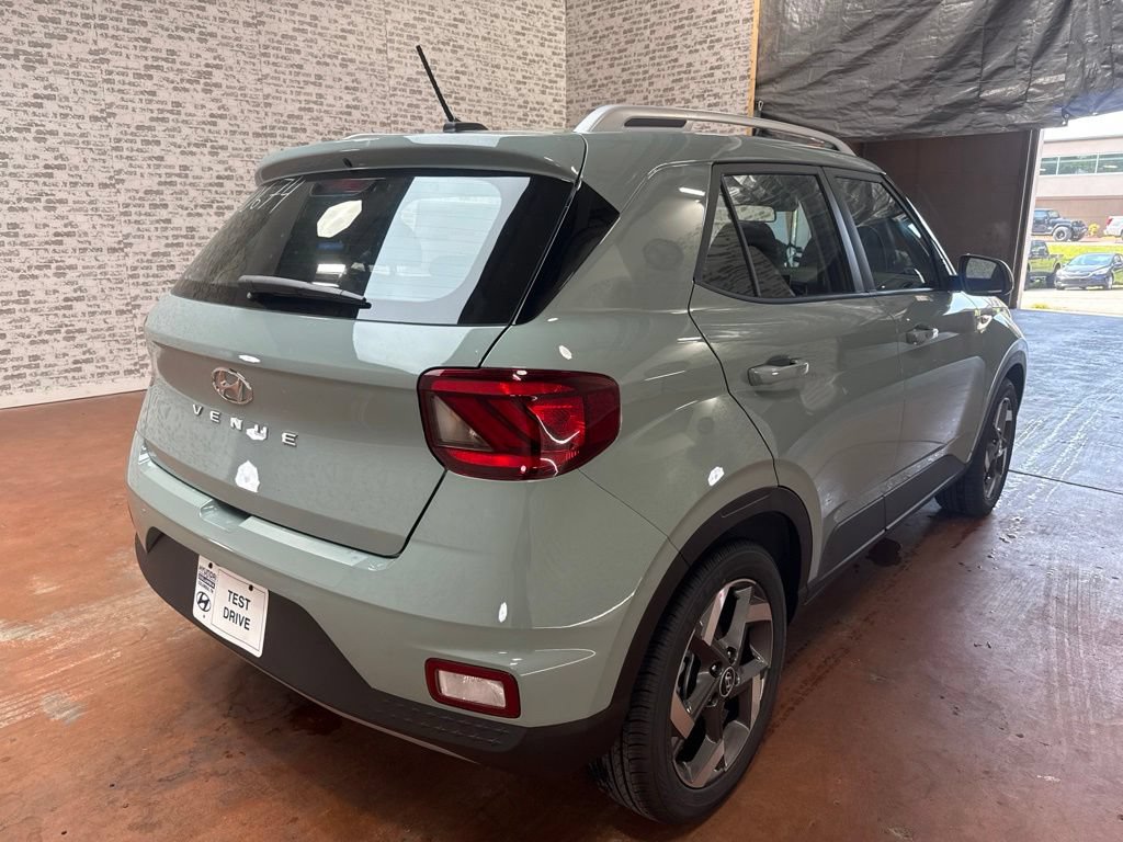 New 2026 Hyundai Venue SEL FWD image 7