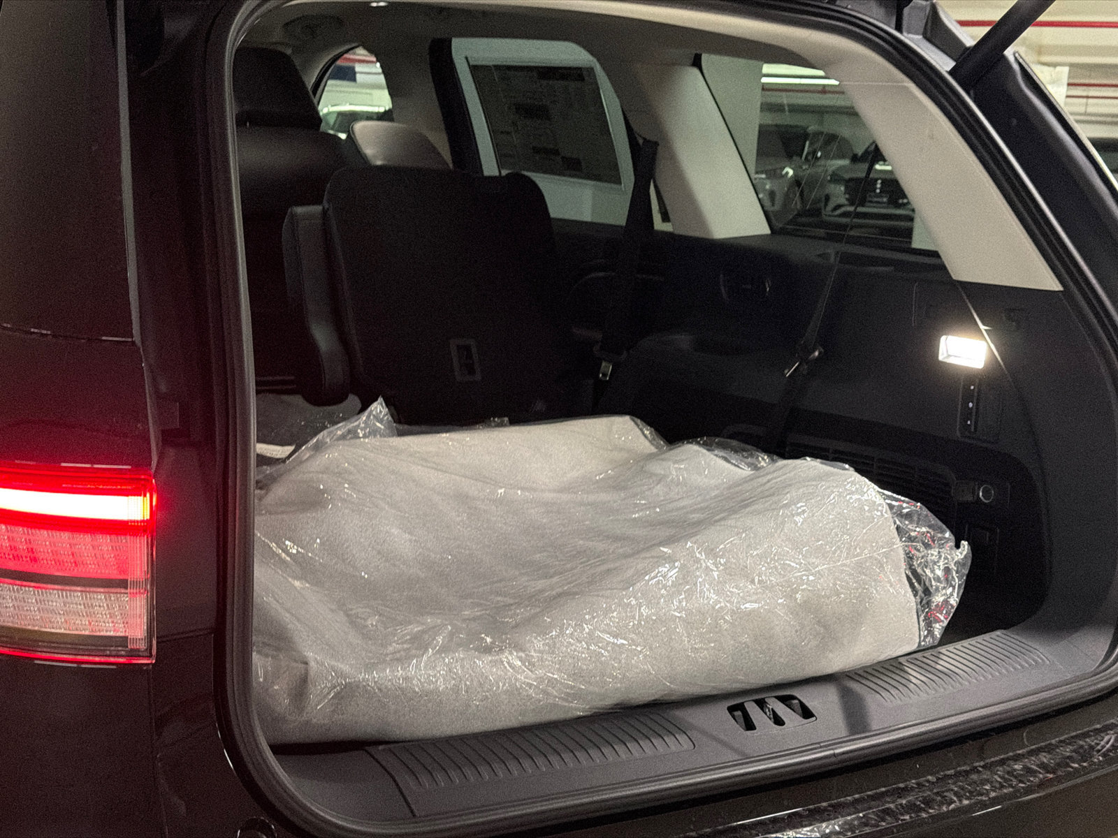 New 2027 Lincoln Aviator AWD image 8