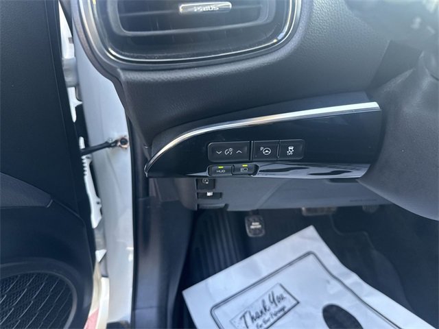 Used 2019 Toyota Prius Prime Advanced image 12