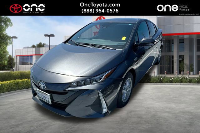 Used 2018 Toyota Prius Prime Plus FWD image 1