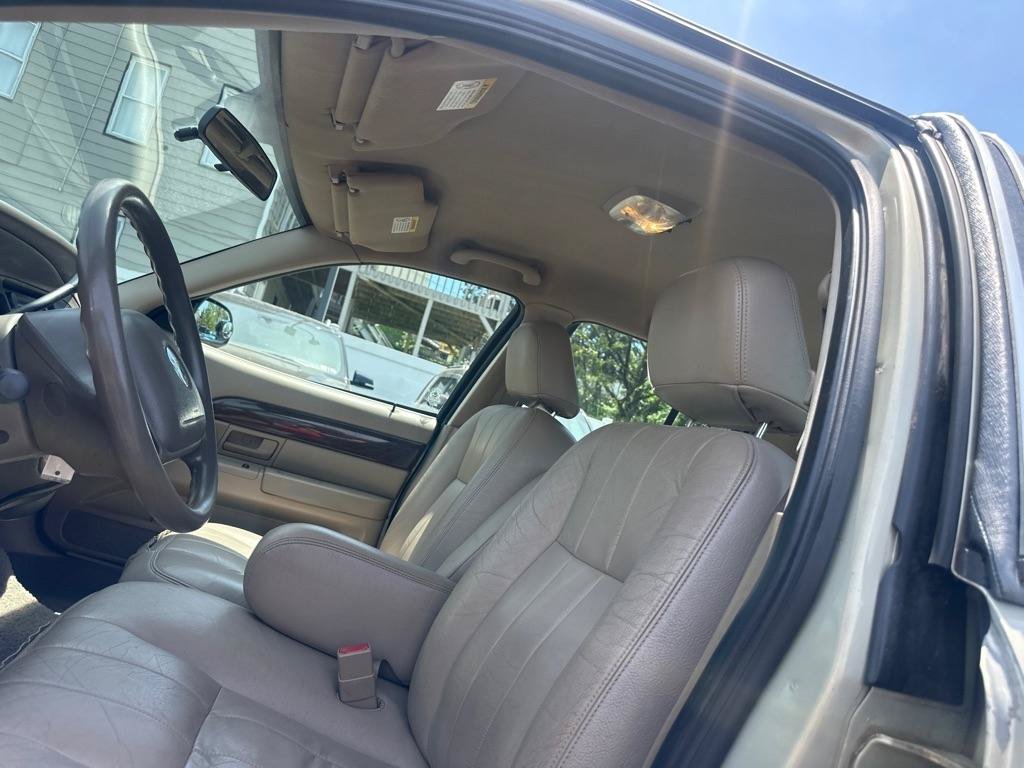 Used 2004 Mercury Grand Marquis GS RWD image 32
