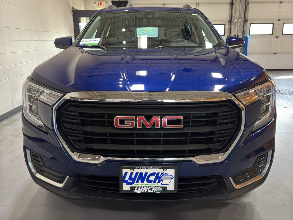 Used 2023 GMC Terrain SLE w/ Driver Convenience Package FWD image 8