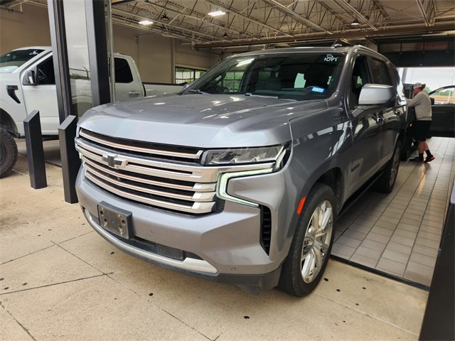 Used 2021 Chevrolet Tahoe High Country w/ Premium Package AWD/4WD image 3