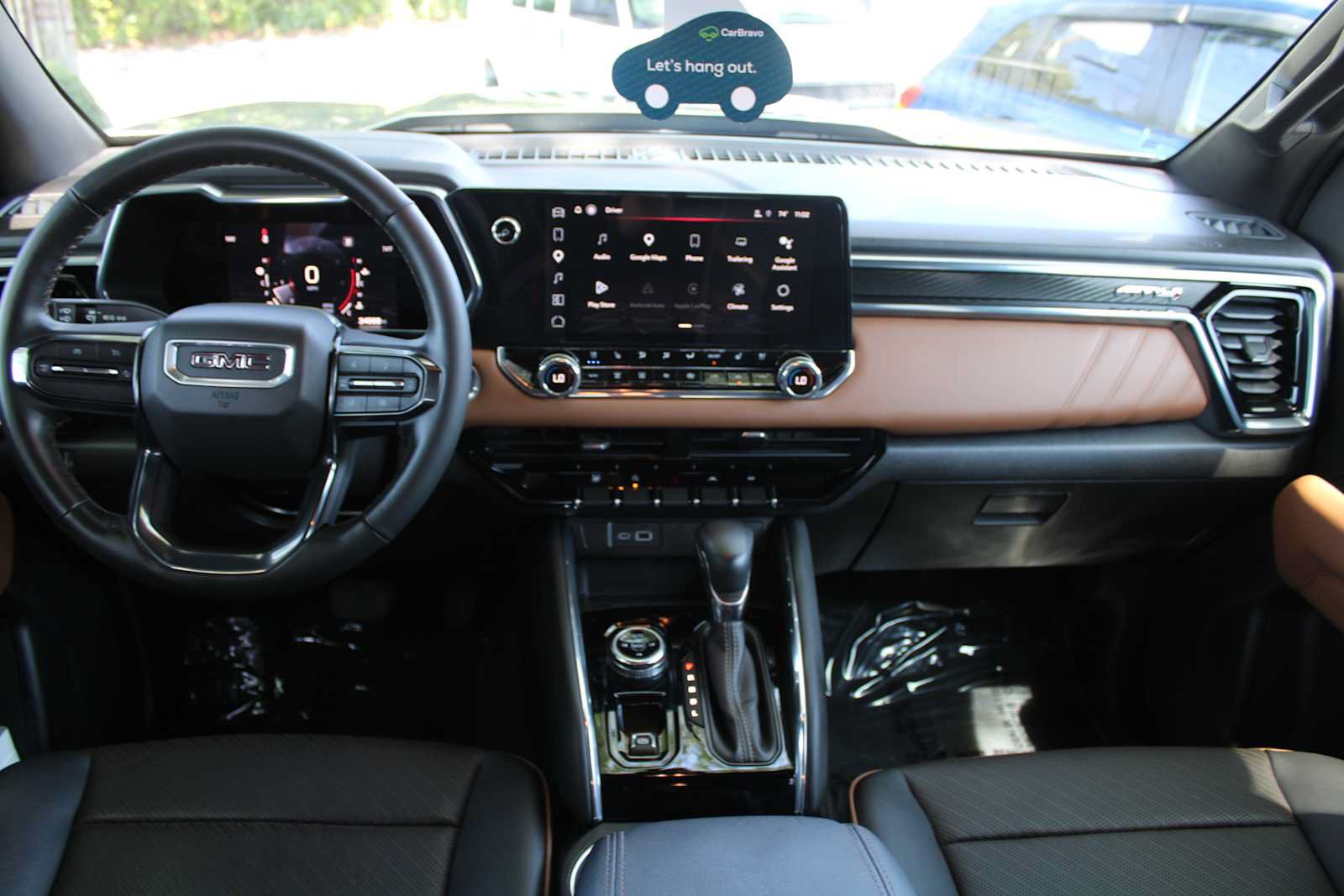 Used 2023 GMC Canyon AT4 w/ AT4 Premium Package AWD/4WD image 9