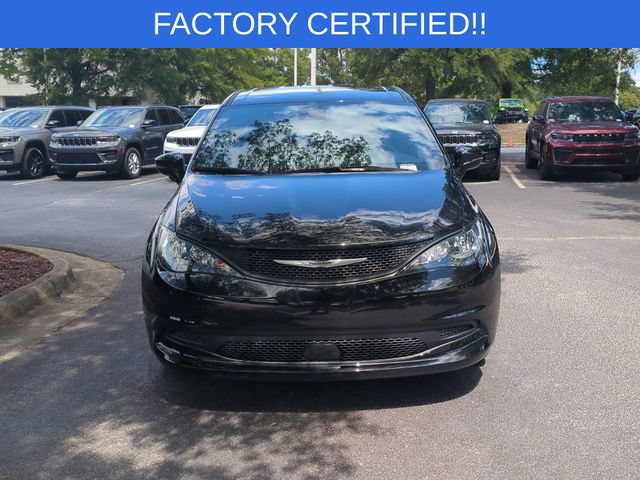 Used 2025 Chrysler Voyager LX FWD image 8