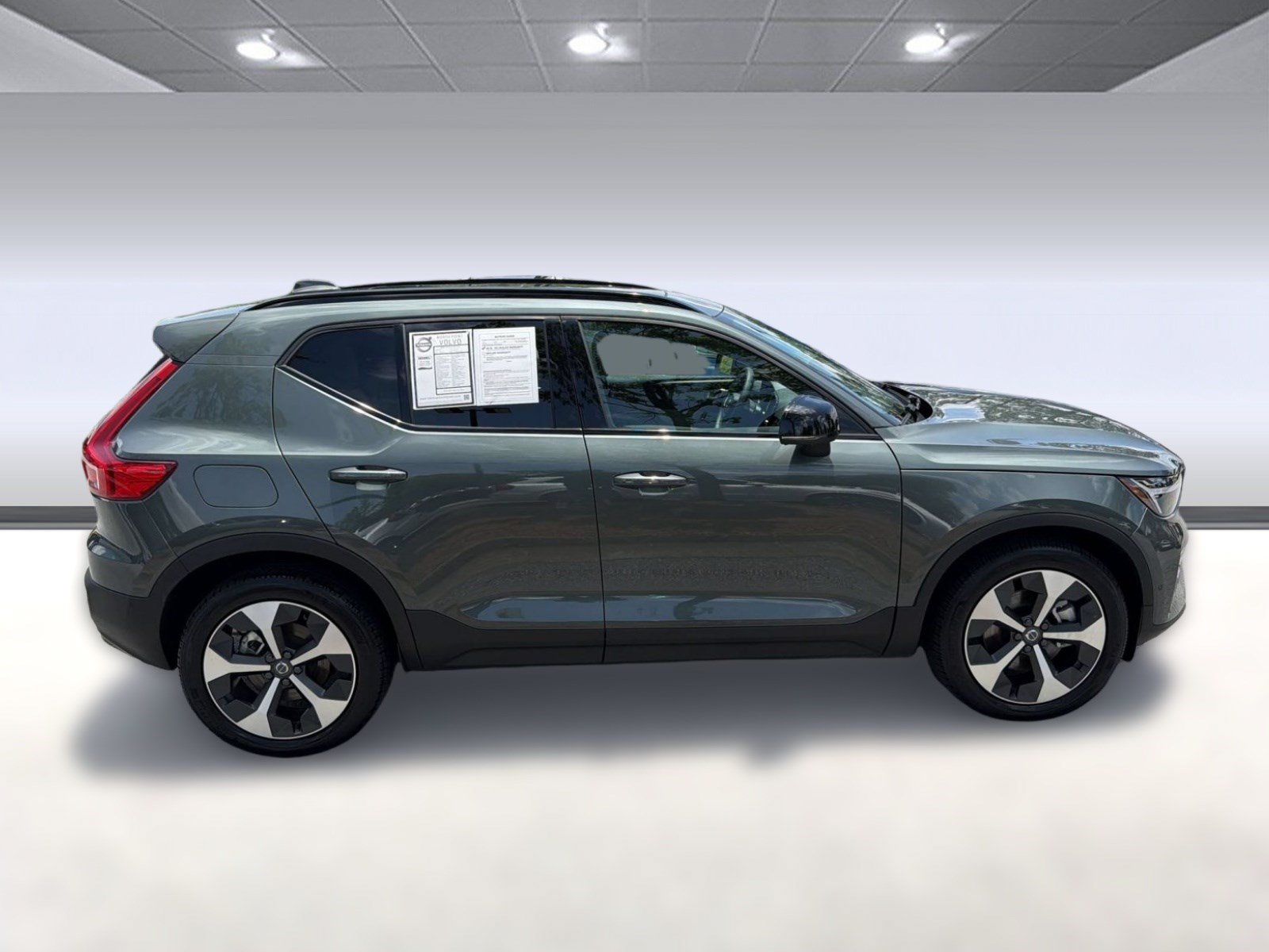 Certified 2026 Volvo XC40 B5 Plus AWD/4WD image 8